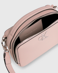 Calvin Klein - Minimal Monogram Camera Bag 
