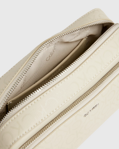 Calvin Klein - Must Shoulder Bag 