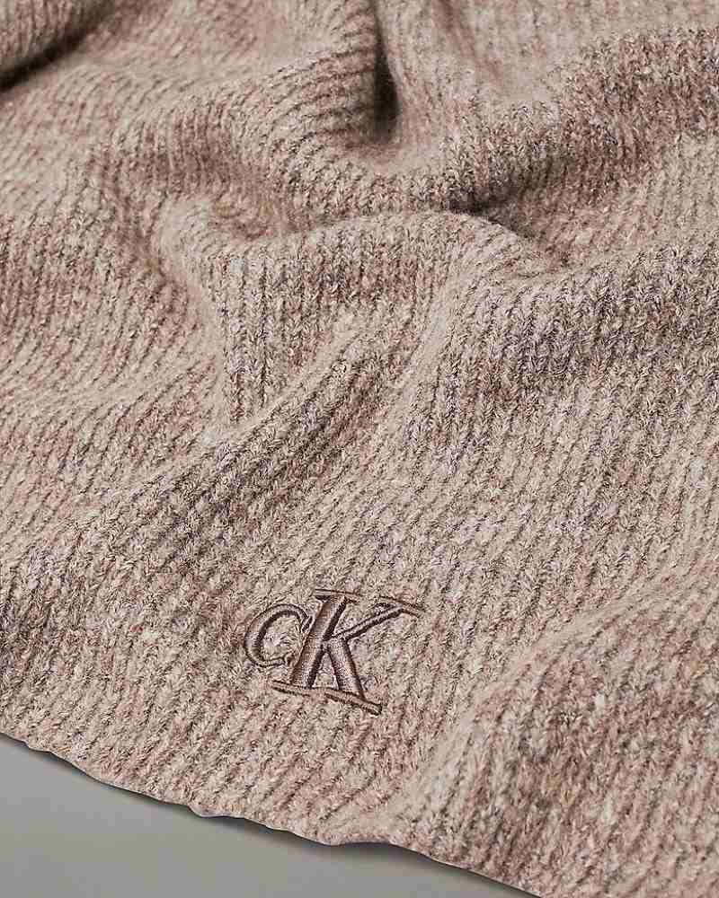 Calvin Klein - Thick Embroidery Scarf