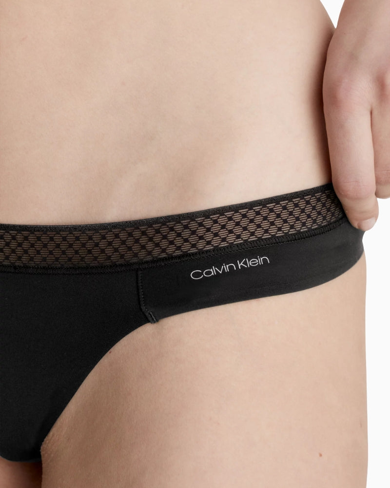 Calvin Klein -  Thong logo detail