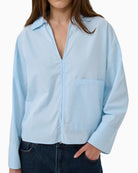 Cashmere blue cropped shirt collar detail