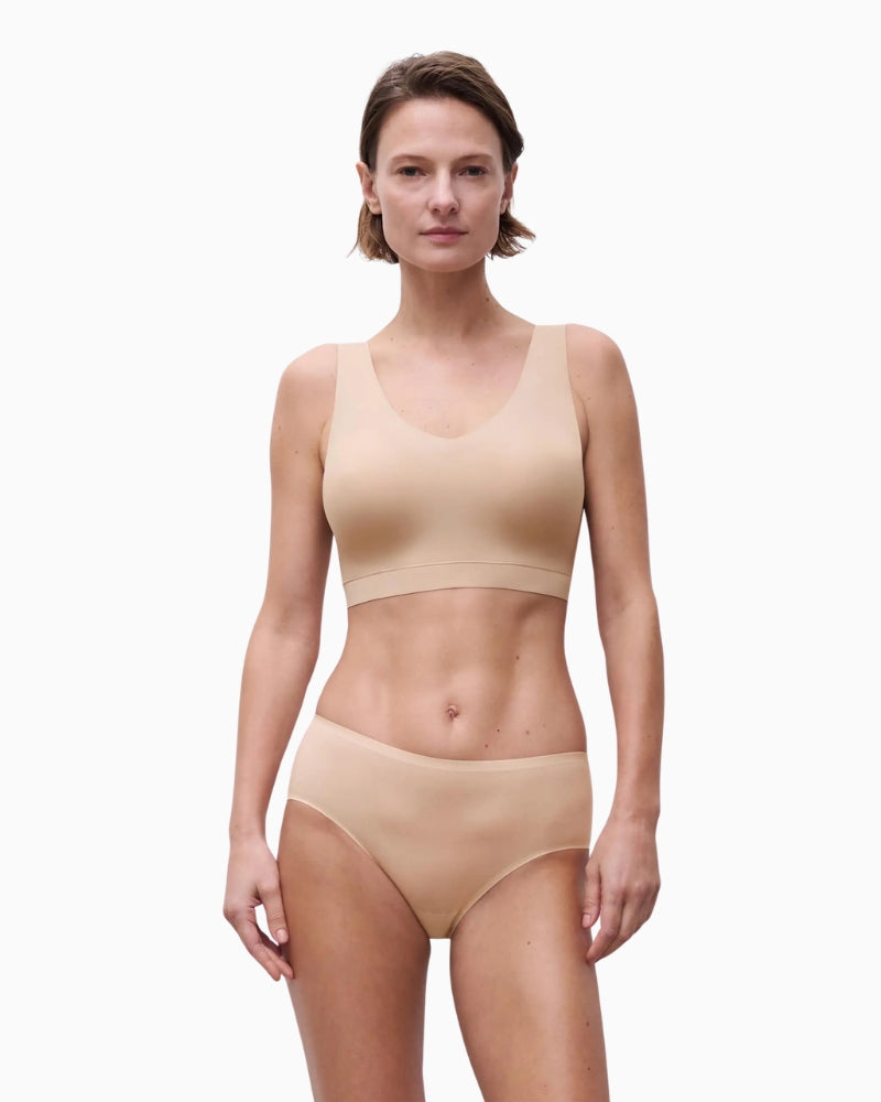 Chantelle Softstretch Shorty sand front view seamless