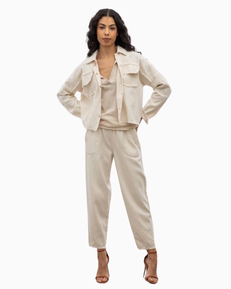Model view of casual trousers with roomy pockets and soft cotton-TENCEL blend
