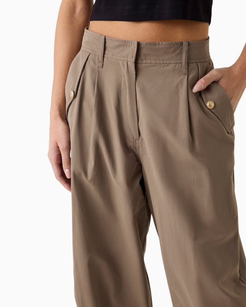 GUESS trousers side pocket detail – Áines Boutique