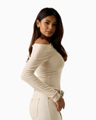 Guess one shoulder knit top beige side view off shoulder detail – Áines Boutique