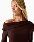 Guess one-shoulder top brown neckline and knit detail close-up – Áines Boutique