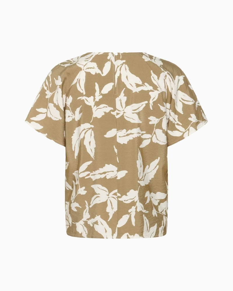 Kaffe Marlo leaf print blouse back view white background – Áines Boutique