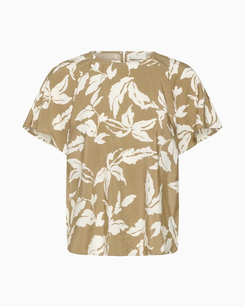 Kaffe Marlo leaf print blouse front view white background – Áines Boutique