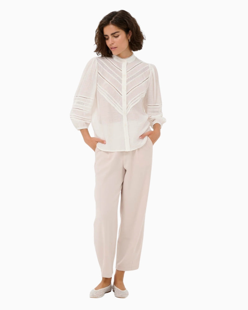 Kaffe Liva Shirt off white sleeve detail