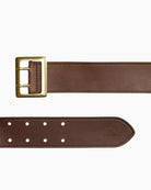 Close-up of Levi’s Frankie belt buckle and leather texture – Áines Boutique