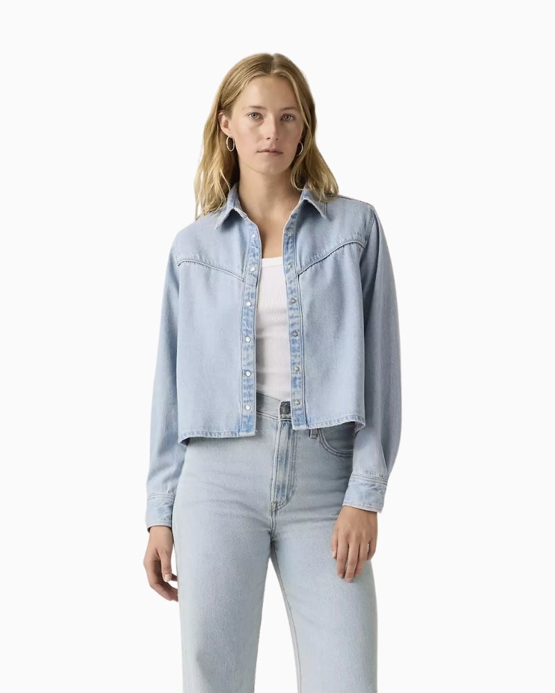 Levi’s Logan denim shacket, front view with point collar – Áines Boutique