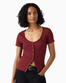 Levi's Austen Button-up Short-sleeve Top in Cabernet neckline detail