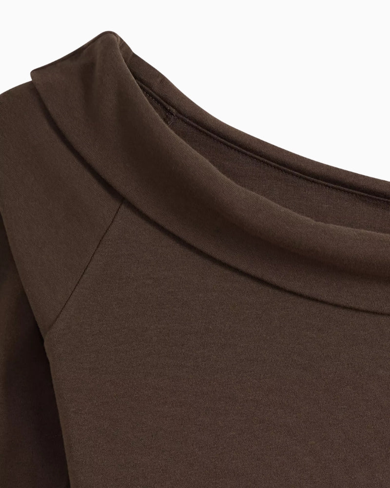 Levi's Clara Rib Off Shoulder Top in Dark Brown off-shoulder neckline detail