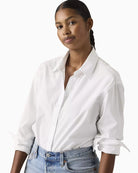 Levi's Harlie Cropped Button Down Shirt in White collar detail