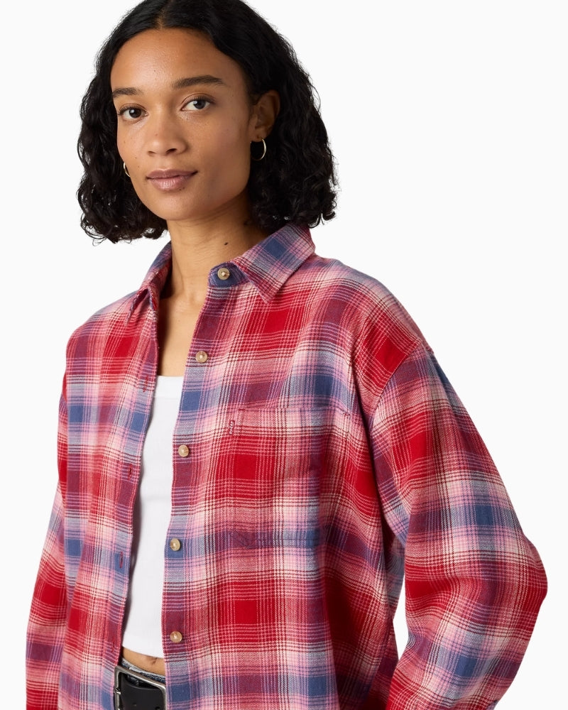 Levi's Nash Flannel Shirt in red point collar detail