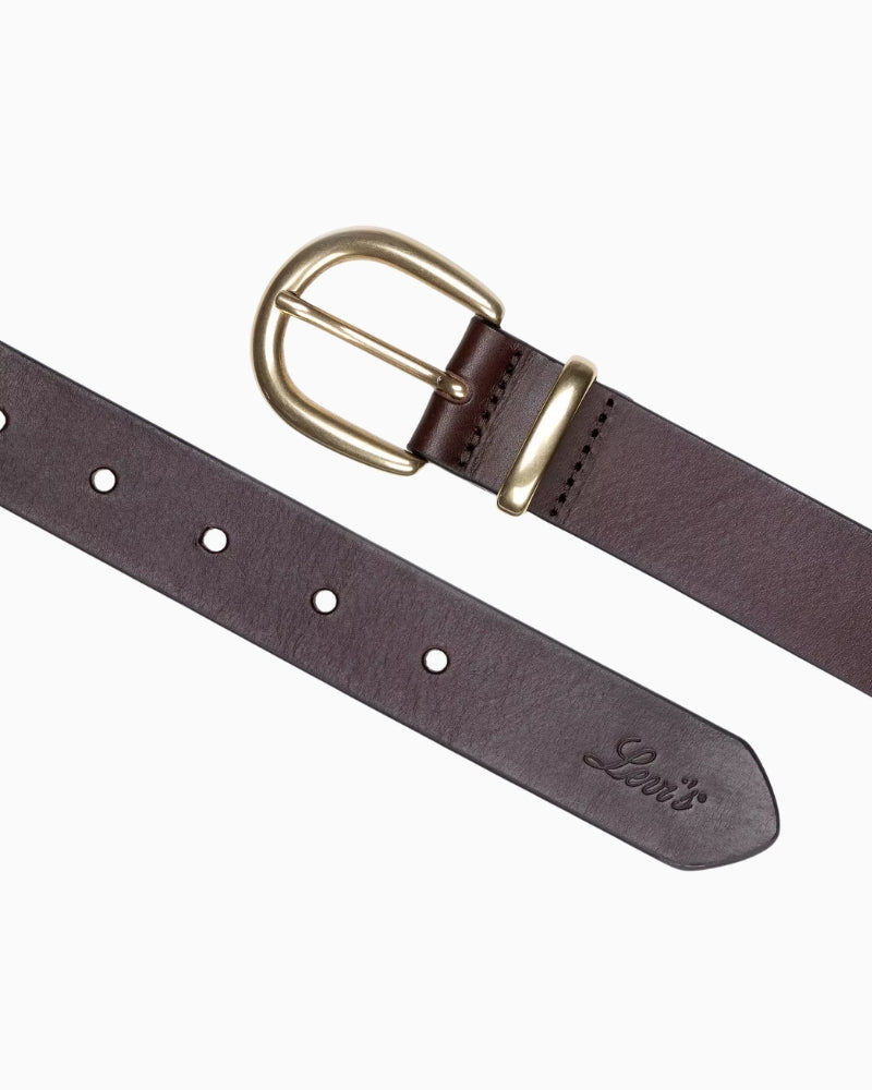 Levi's Phoebe Belt in Brown buckle detail