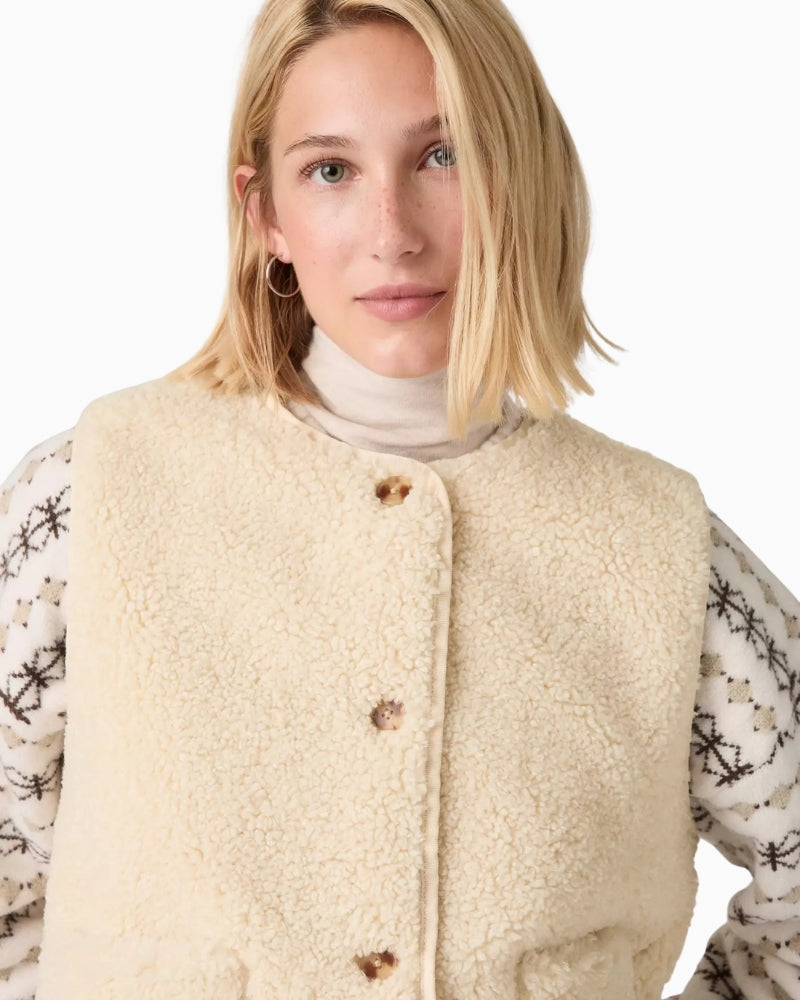 Levi's Rema Sherpa Vest in Off White button-front detail