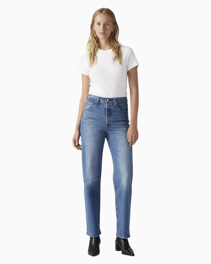 Levi’s Ribcage Straight Ankle Jeans light wash model full length