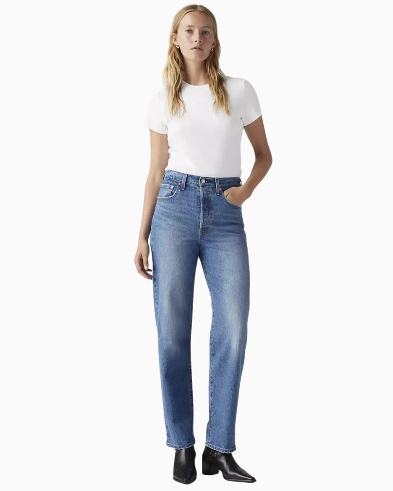 Levi’s Ribcage Straight Ankle Jeans light wash model full length view