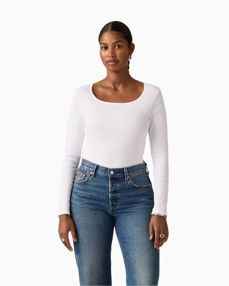 Levi’s Essential Square Neck Long Sleeve Tee woman wearing top front view – Áines Boutique