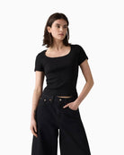 Levi’s Essential Square Neck Tee woman wearing top front view – Áines Boutique