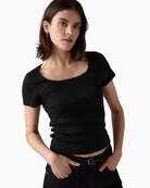 Levi’s Essential Square Neck Tee ribbed cotton fabric close-up – Áines Boutique