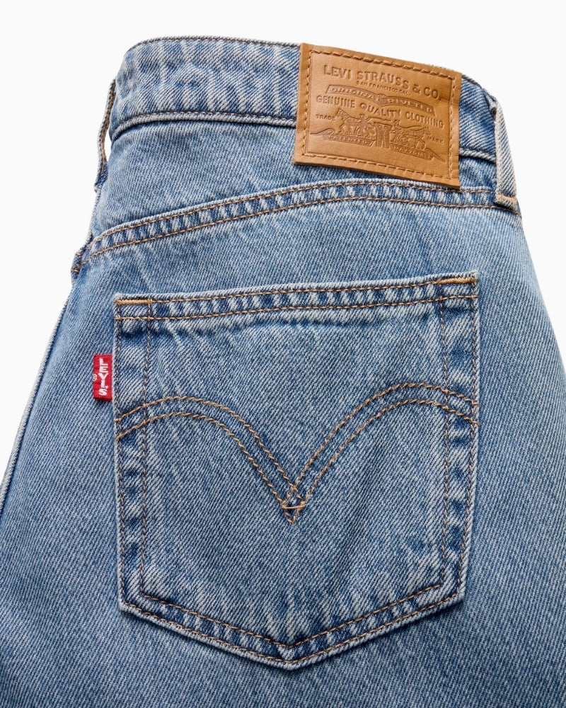Levi’s Low Loose Jeans denim fabric close-up – Áines Boutique