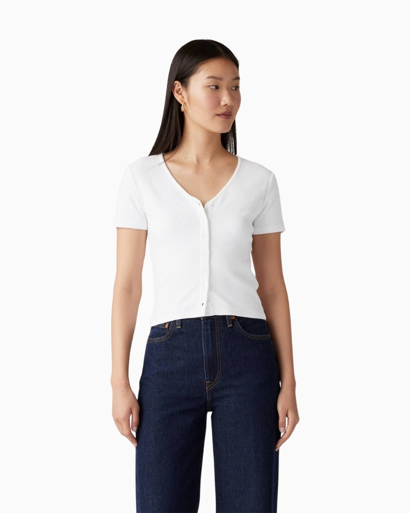 Levi’s Muse Short Sleeve Tee woman wearing top front view – Áines Boutique