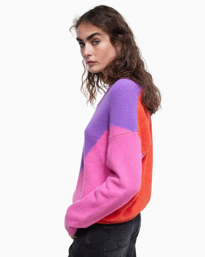 Lola Casademunt - V Neck Jumper 