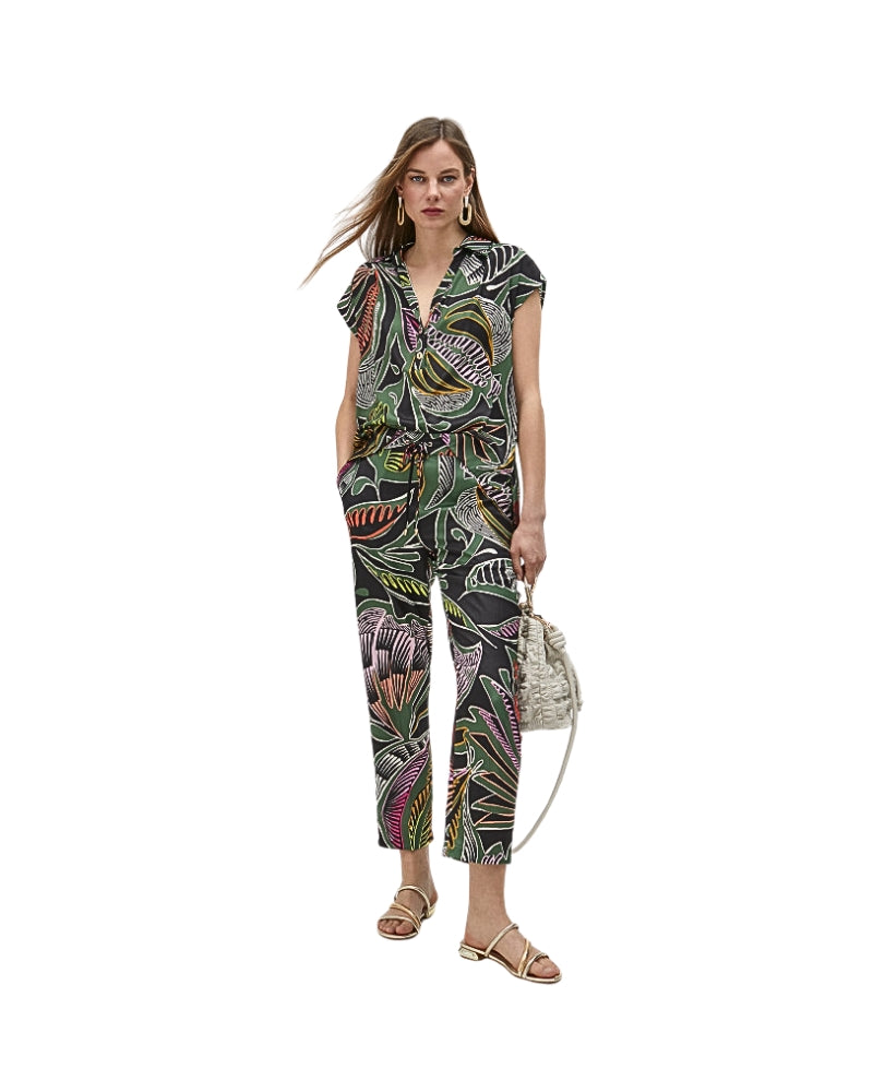Full outfit featuring tropical floral joggers styled with matching top