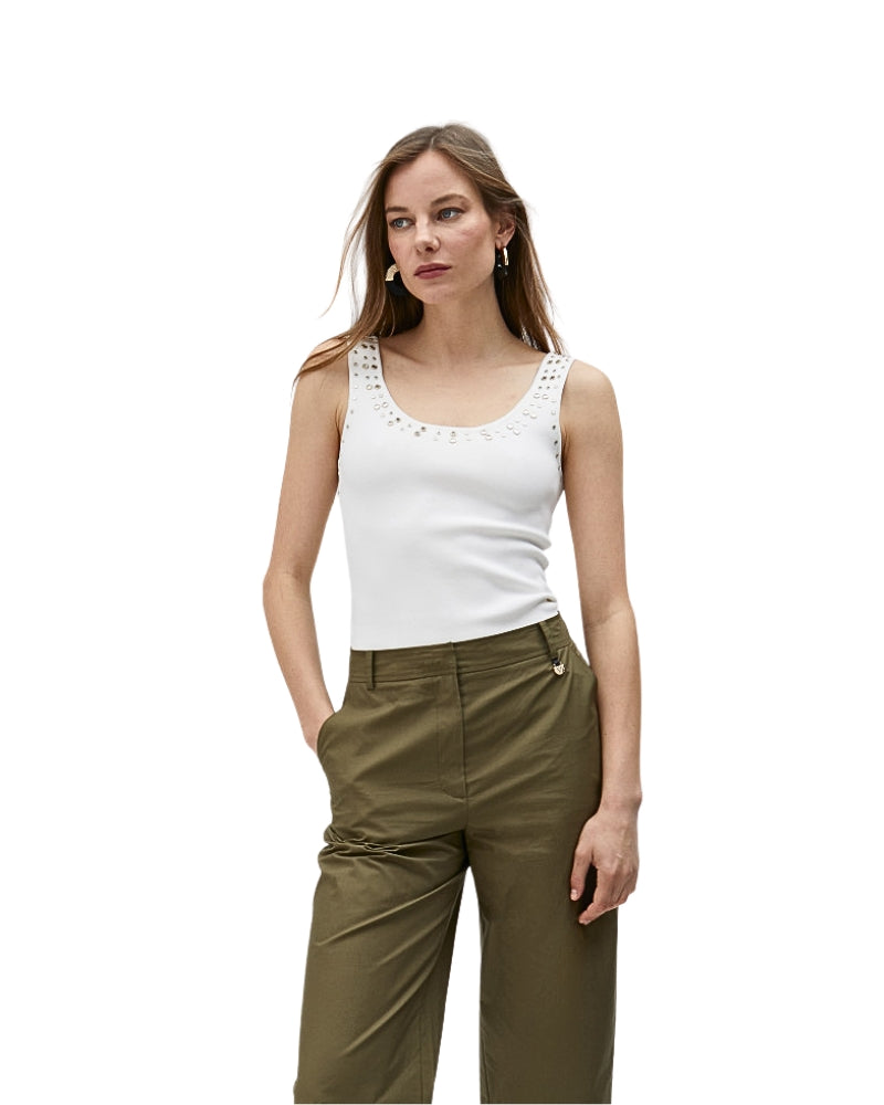 Side view of Lola Casademunt trousers showing relaxed fit and cropped length