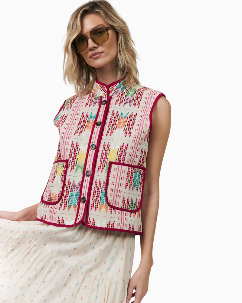 Lollys Laundry Cairo quilted vest pink front view – Áines Boutique