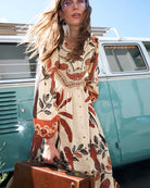 Lollys Laundry SaraiLL Maxi Dress creme printed model outdoor view