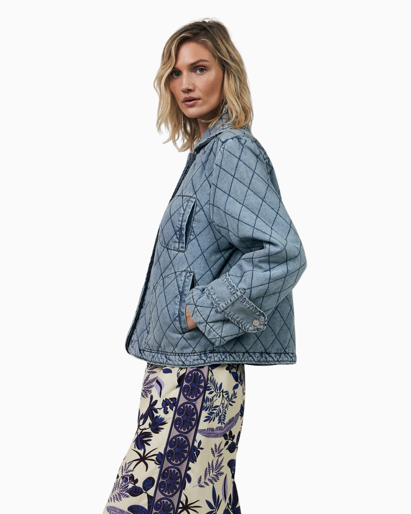 Woman wearing Lollys Laundry Violall jacket washed denim side view – Áines Boutique