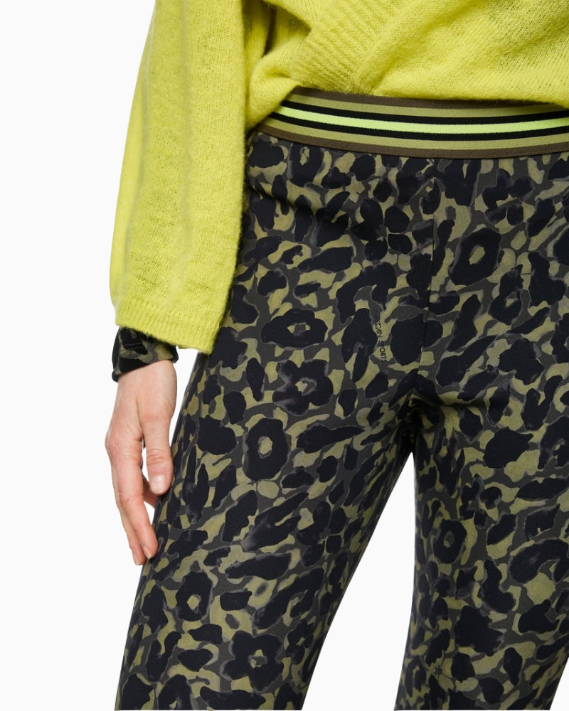 Close-up of elastic waistband on Marc Cain FREDERICA trousers