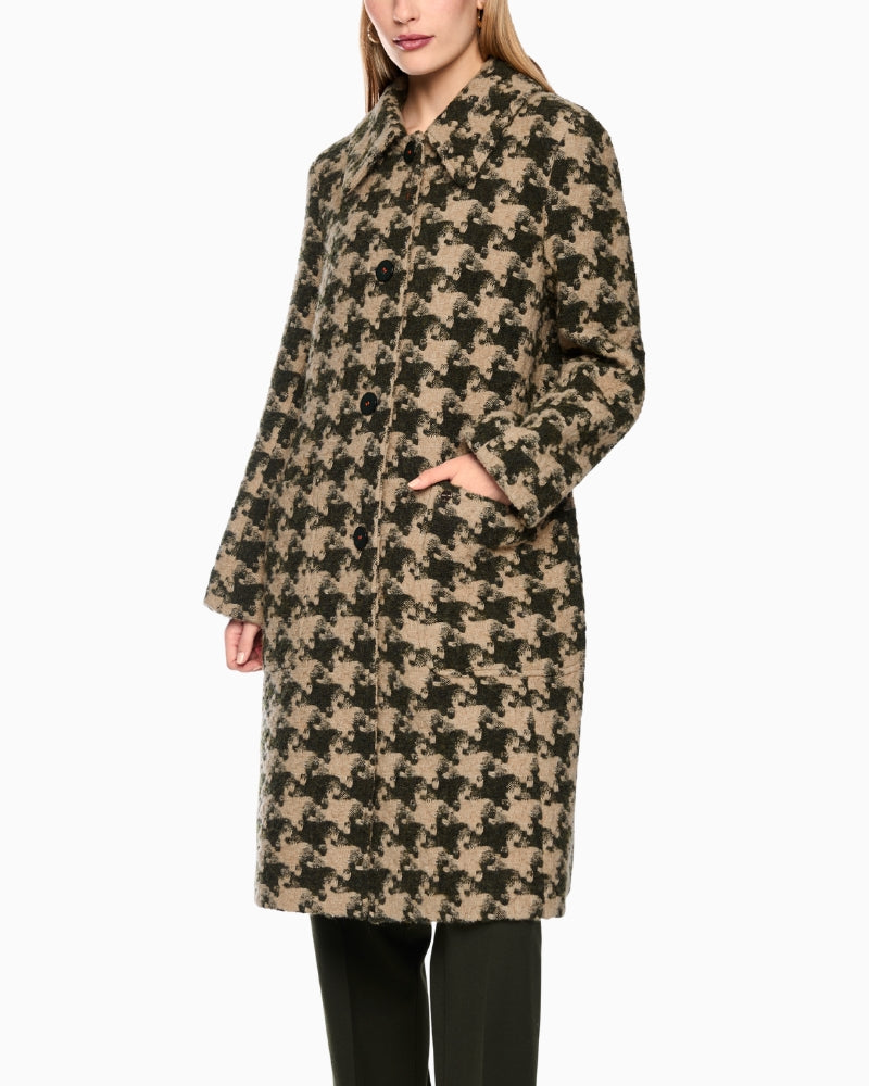 Marc Cain Houndstooth Coat with Faux Fur Collar in Beige/Green pocket detail