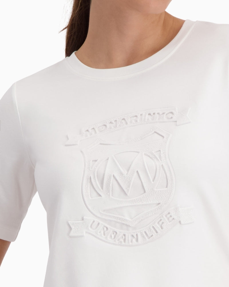 Monari T-shirt with emblem off white close-up of embossed emblem – Áines Boutique
