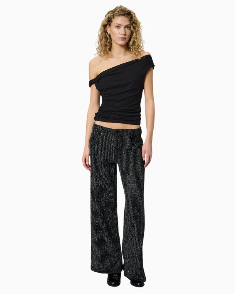 Black one-shoulder top with asymmetric neckline and slim fit by My Essential Wardrobe