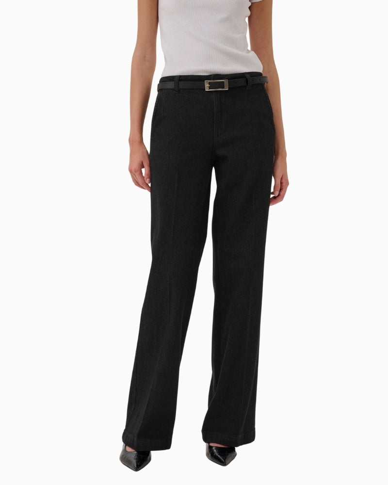 My Essential Wardrobe Lara 115 wide leg denim jeans front view on woman – Áines Boutique