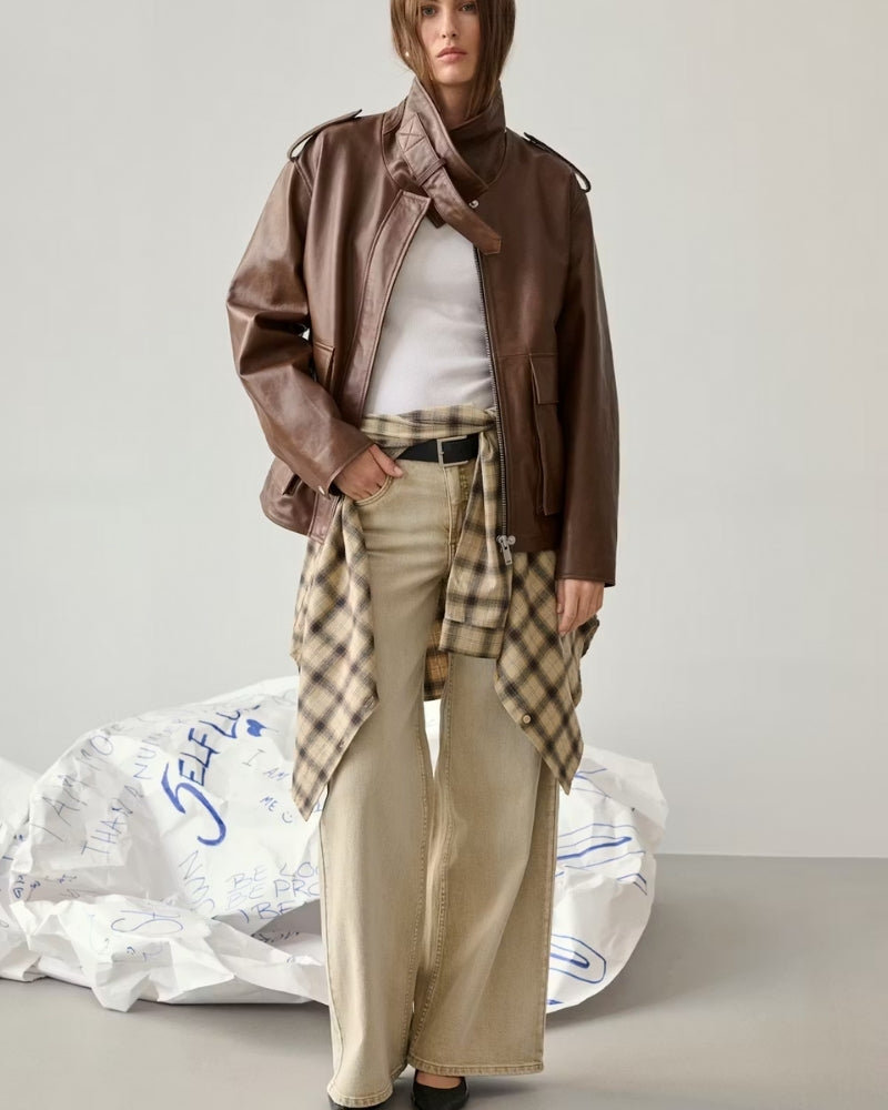 Woman wearing My Essential Wardrobe Nielle jeans full length – Áines Boutique