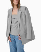 My Essential Wardrobe Hanna Corsage light grey fabric detail