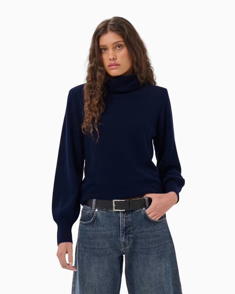 My Essential Wardrobe Jola Rollneck Pullover in Blue front view