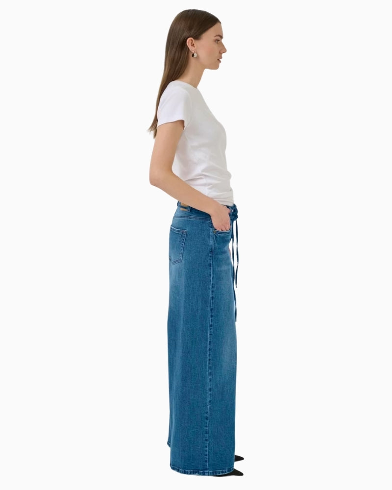 My Essential Wardrobe Karo 144 Mid X-Wide Jeans medium blue wash side view