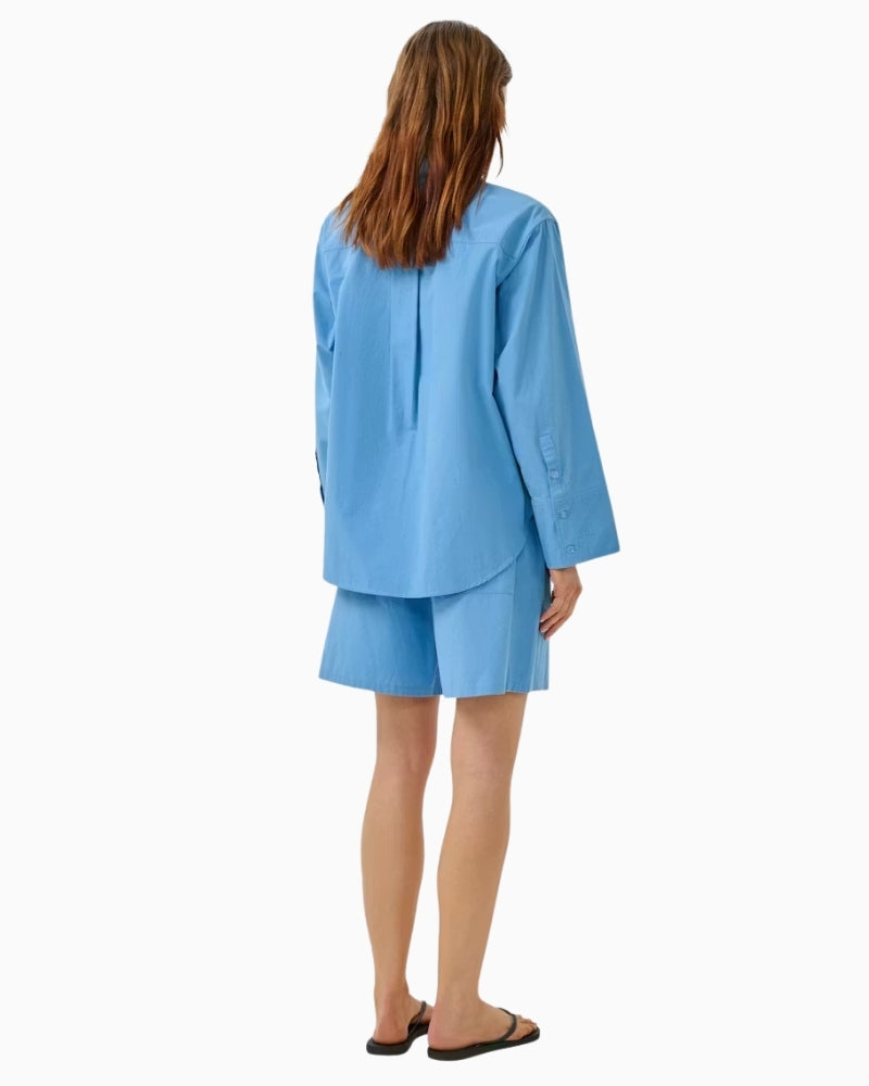 My Essential Wardrobe Sunna shorts back view with elastic waist