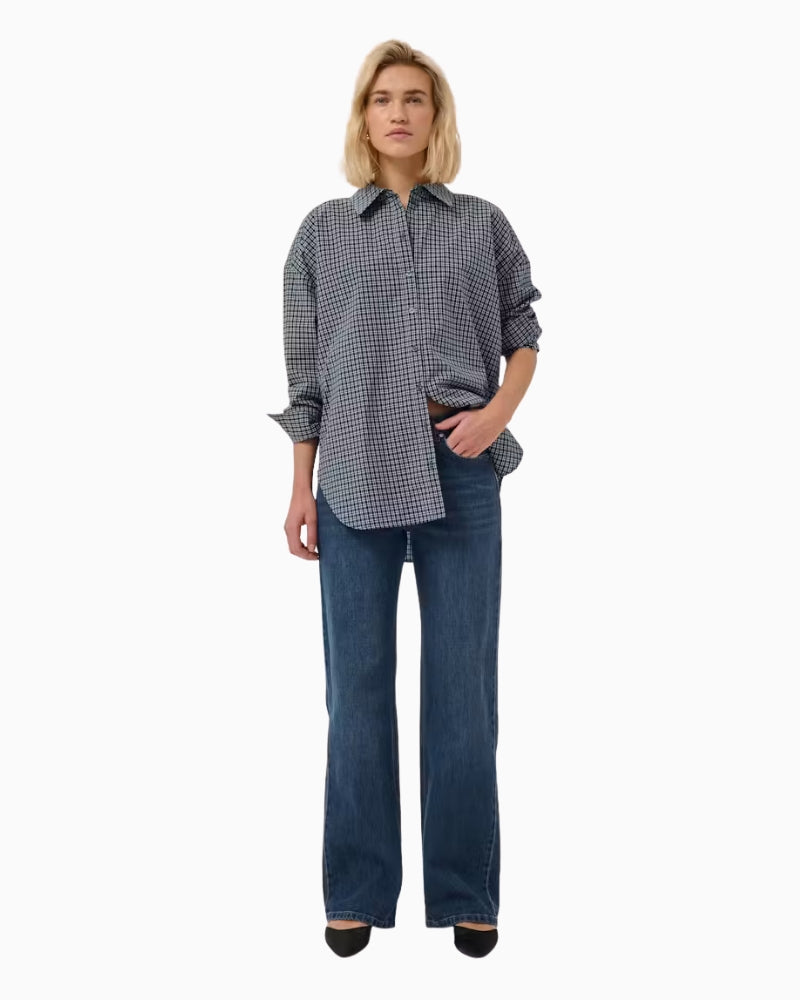 My Essential Wardrobe The Louis High Wide Jeans in Dark Denim denim detail