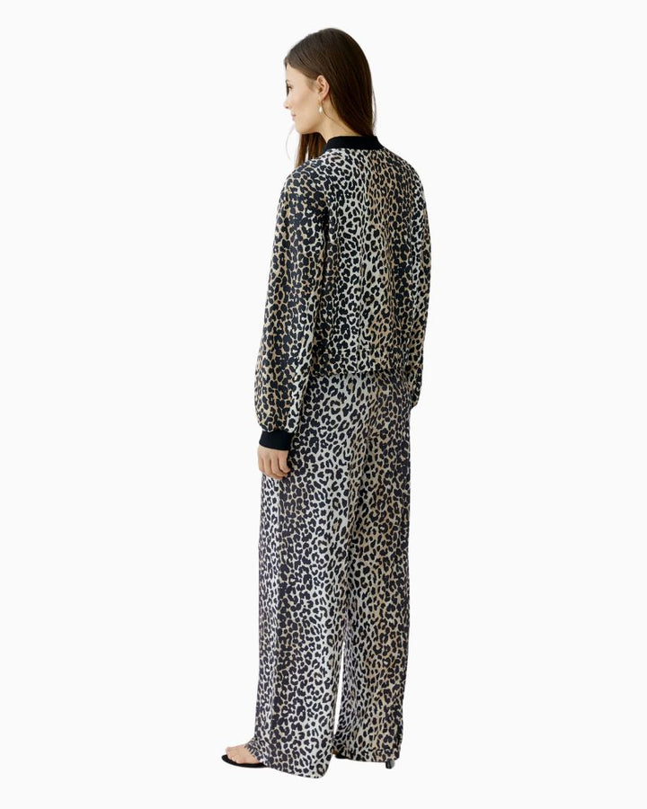 Back view of Oui blouson showing elasticated back waistband and smooth front hem