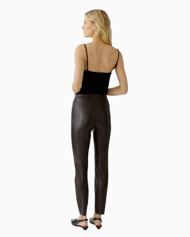 Back view of Oui dark brown leggings in stretch leather-look material