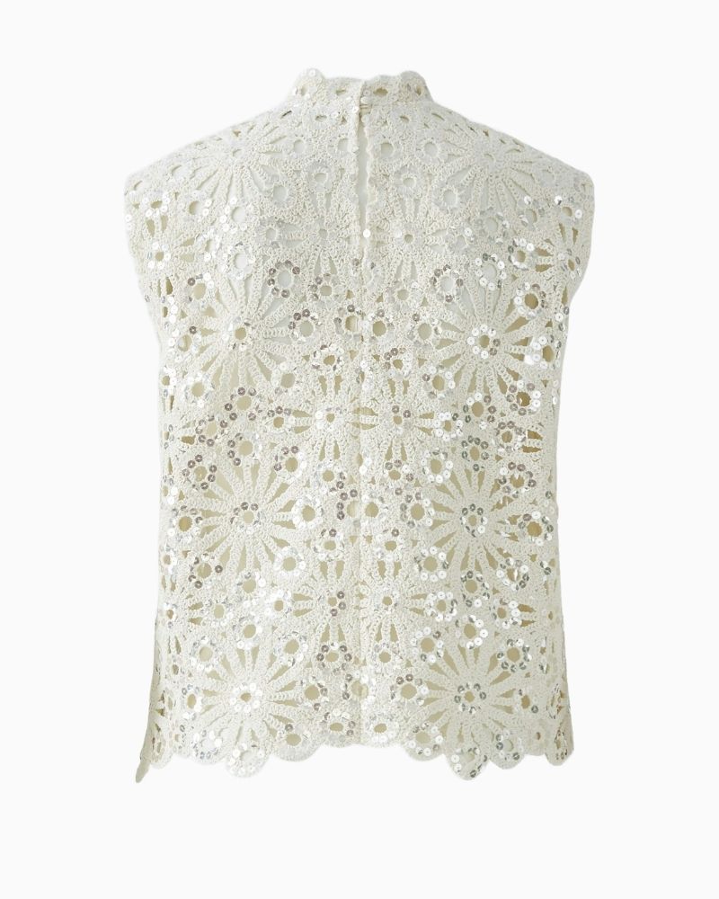 Back view of Oui blouse with opening slit and button detail