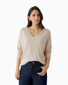 Oui Freyja fine knit pullover in sepia rose, front view with deep V-neck – Áines Boutique