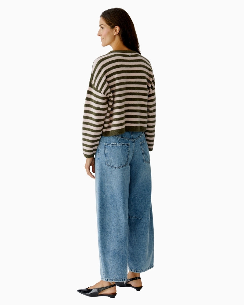 Back view of Oui oversized pullover highlighting relaxed fit and colour mix